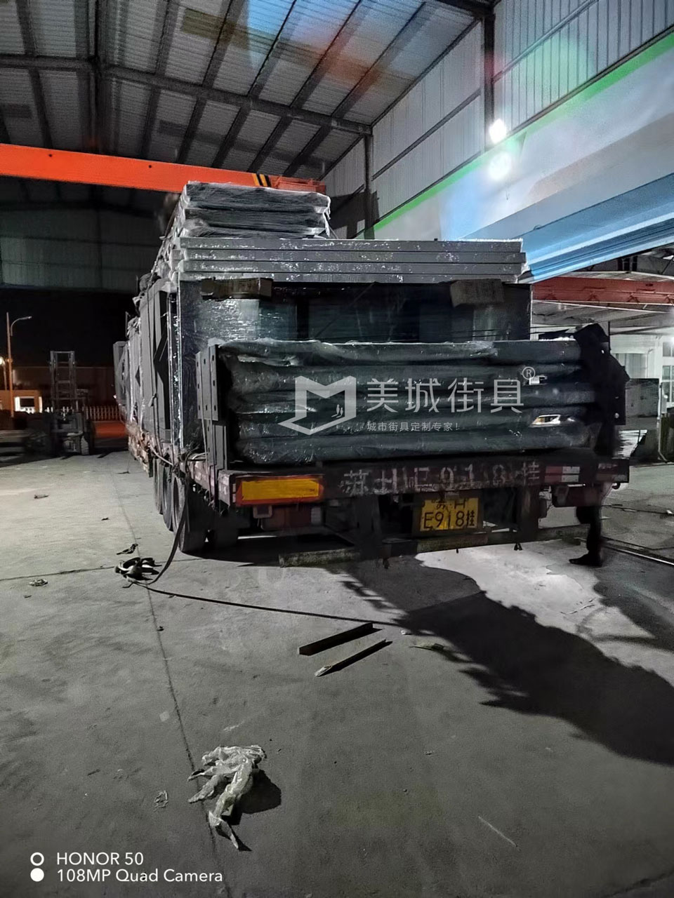 2022.10.18美城街具供應臺州第三、四車候車亭發(fā)貨記錄